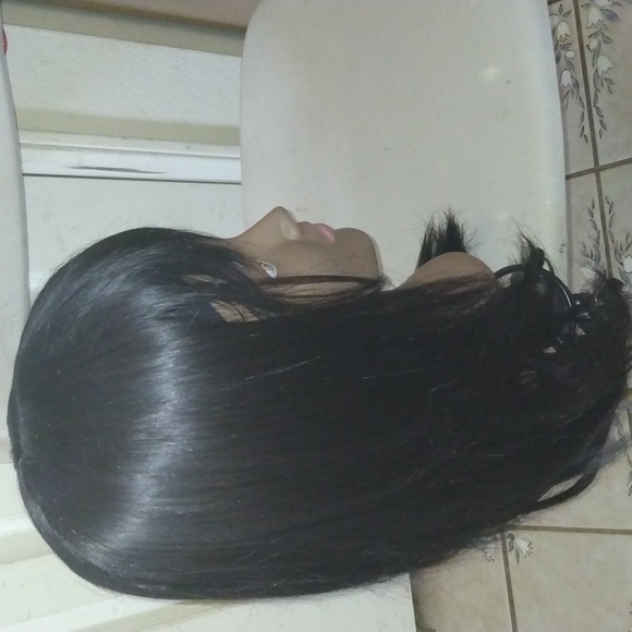 Beautiful Layered Bang Wig. About 16-18 inches long. 1B (black/brown) color. - Picture 11 of 14